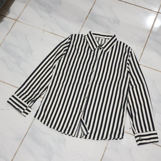 Jual Kemeja Wanita Garis Salur Hitam Putih Lengan Panjang Basic Korean