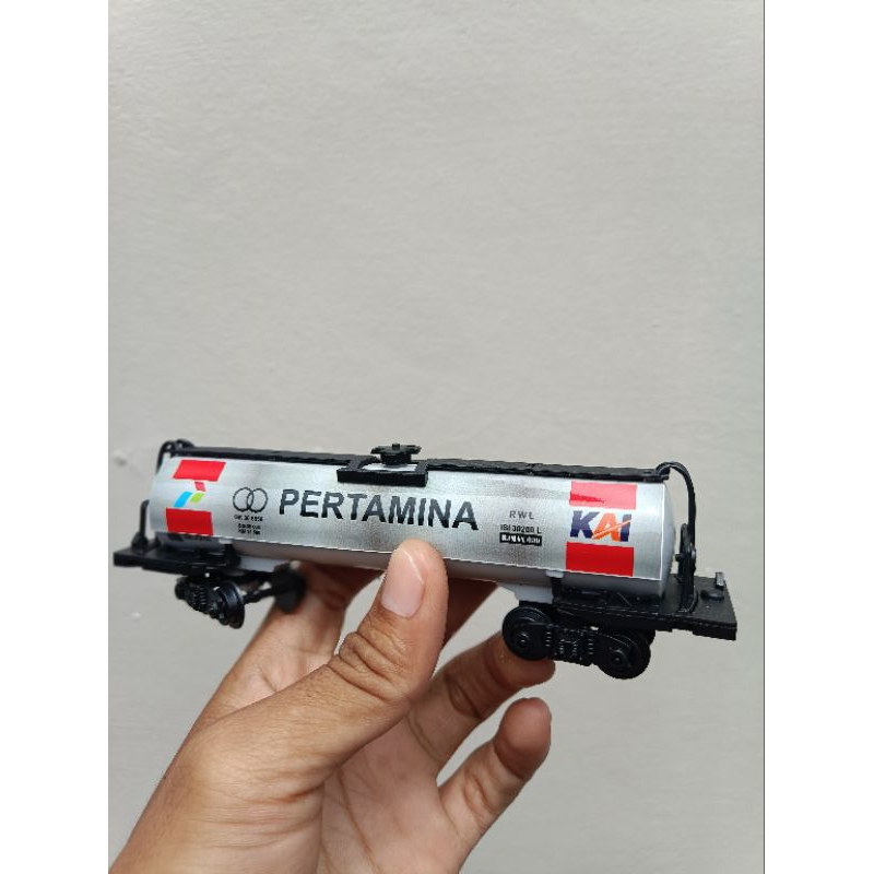 Jual Gerbong Tangki Pertamina Miniatur Kereta Api Indonesia Shopee