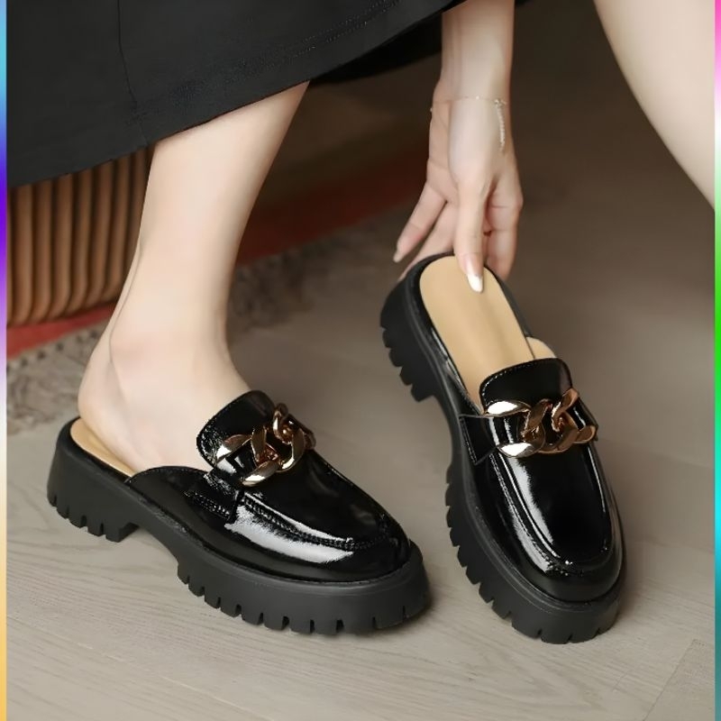 Jual Sepatu Sandal Wanita Docmart Loafers Chain Glosy Black Terbaru