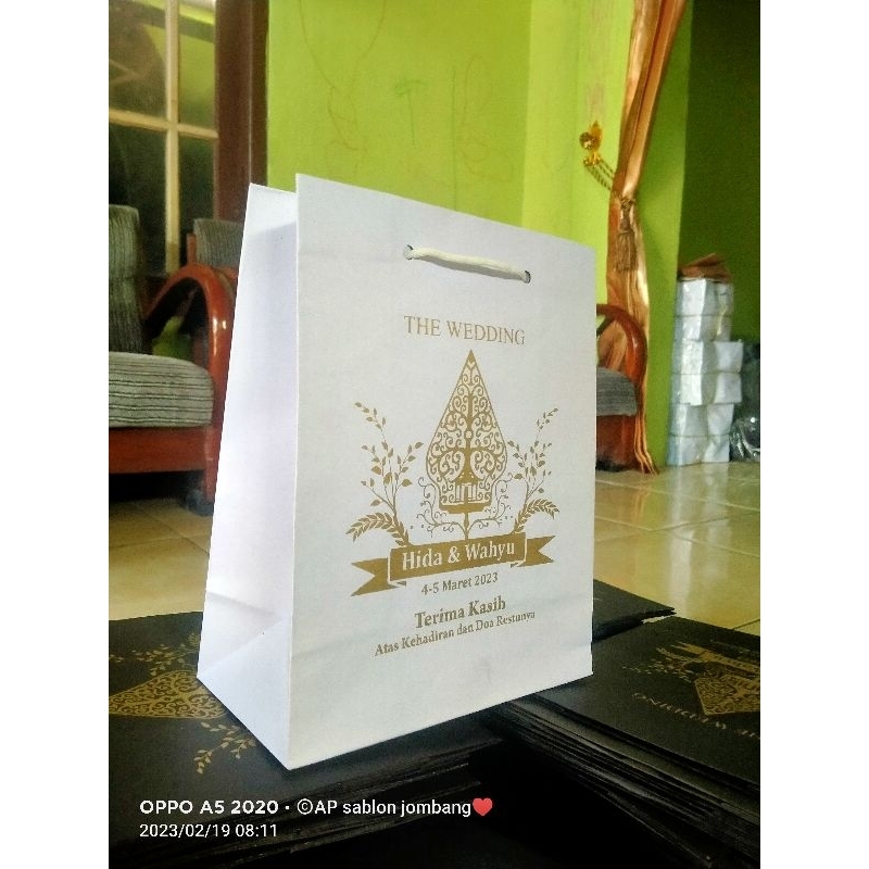 Jual PAPER BAG PUTIH SABLON EMAS Paperbag Putih Polos Shopee Indonesia