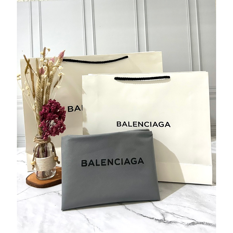 Jual Paper Bag Balenciaga Paper Bag Pembungkus Kado Shopee Indonesia