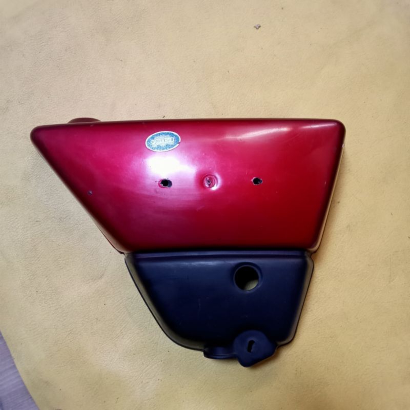 Jual Cover Tutup Aki Accu KANAN Yamaha L2s L2sn NOS Warna Merah