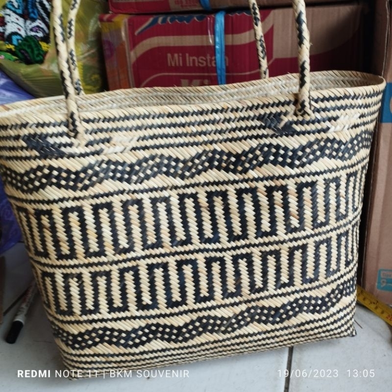 Jual Tas Rotan Ukuran JUMBO Tas Rotan Motif Etnik Khas Dayak