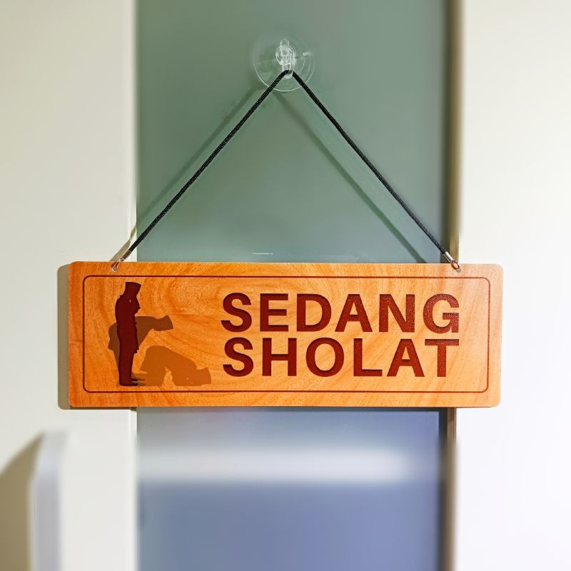 Jual Papan Gantung Hiasan Toko 10x30 Cm Tulisan Sedang Sholat