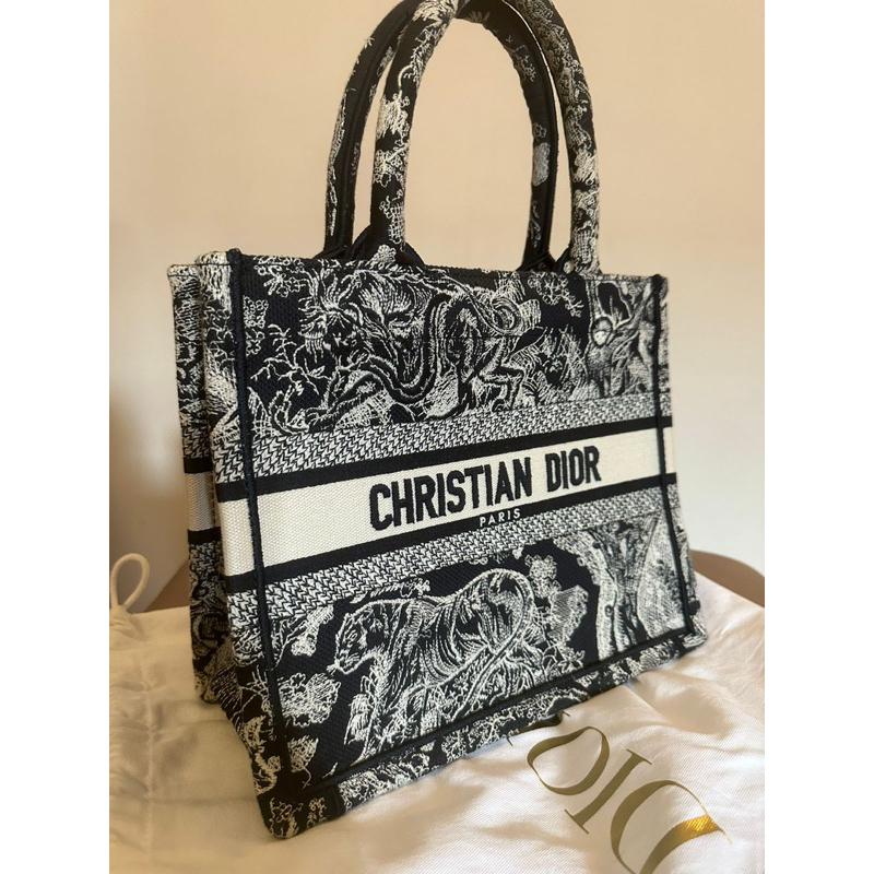 Jual PRELOVED SMALL DIOR BOOK TOTE Blue And White Toile De Jouy Reverse