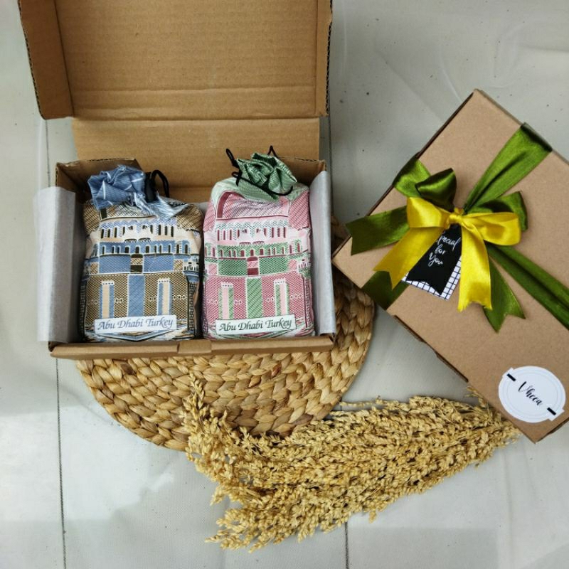 Jual HAMPERS SAJADAH COUPLE HAMPERS SAJADAH TRAVEL HAMPERS LEBARAN