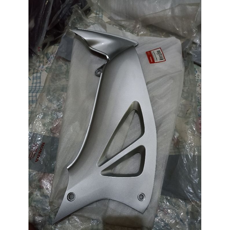 Jual BODY SAYAP DALAM SILVER HONDA KIRANA 125 ORIGINAL AHM BAGIAN KANAN