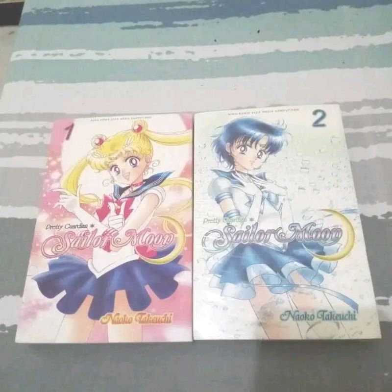 Jual Komik Sailor Moon Deluxe Vol 1 2 By Naoko Takeuchi Shopee Indonesia