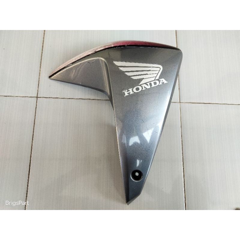 Jual Cover Sayap Kupingan Tangki Kanan Honda Megapro Monoshock Abu