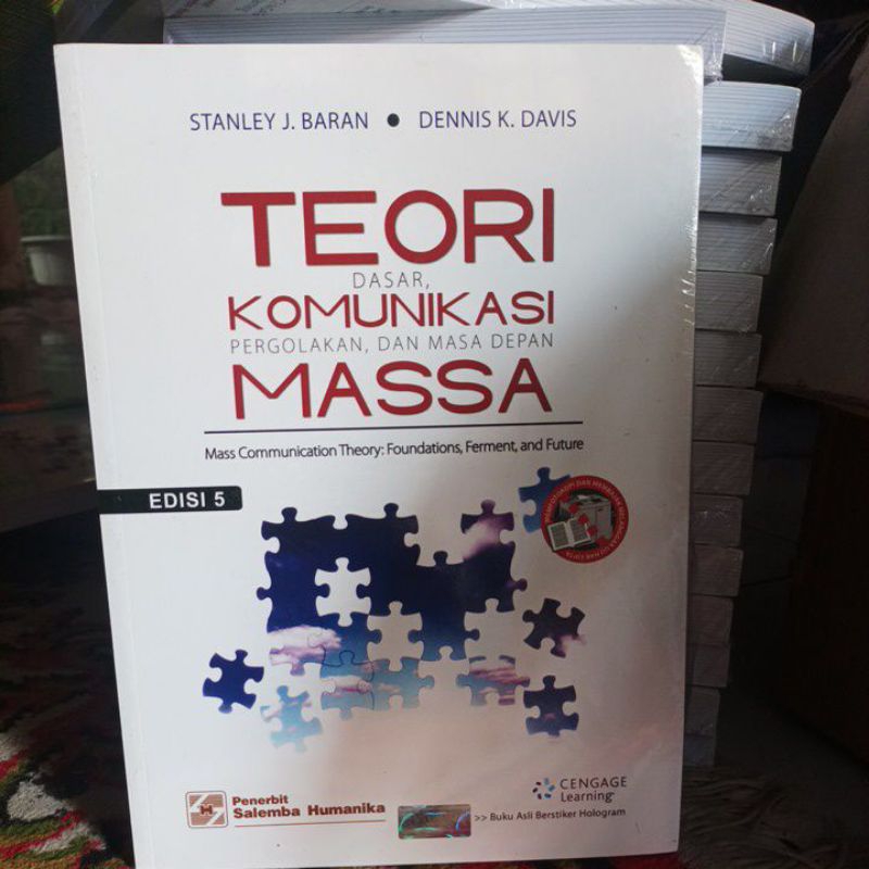 Jual Buku Teori Dasar Komunikasi Pergolakan Dan Masa Depan Massa