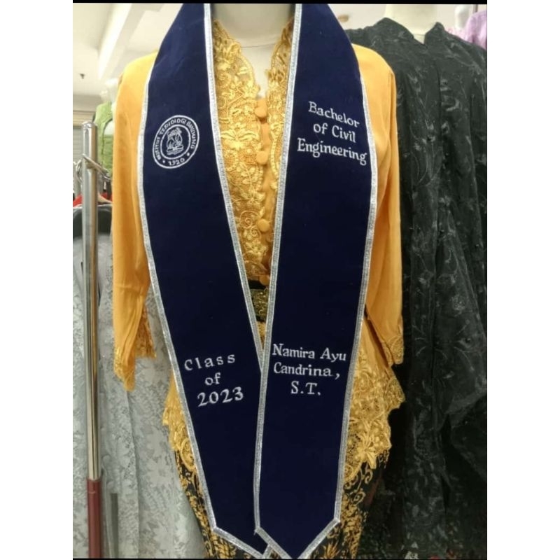 Jual 1 HARI JADI Selempang Wisuda Leher Baltos Bandung Bahan Bludru