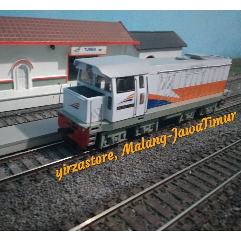 Jual Miniatur Lokomotif BB 303 Livery KAI Dummy Tanpa Mesin Shopee