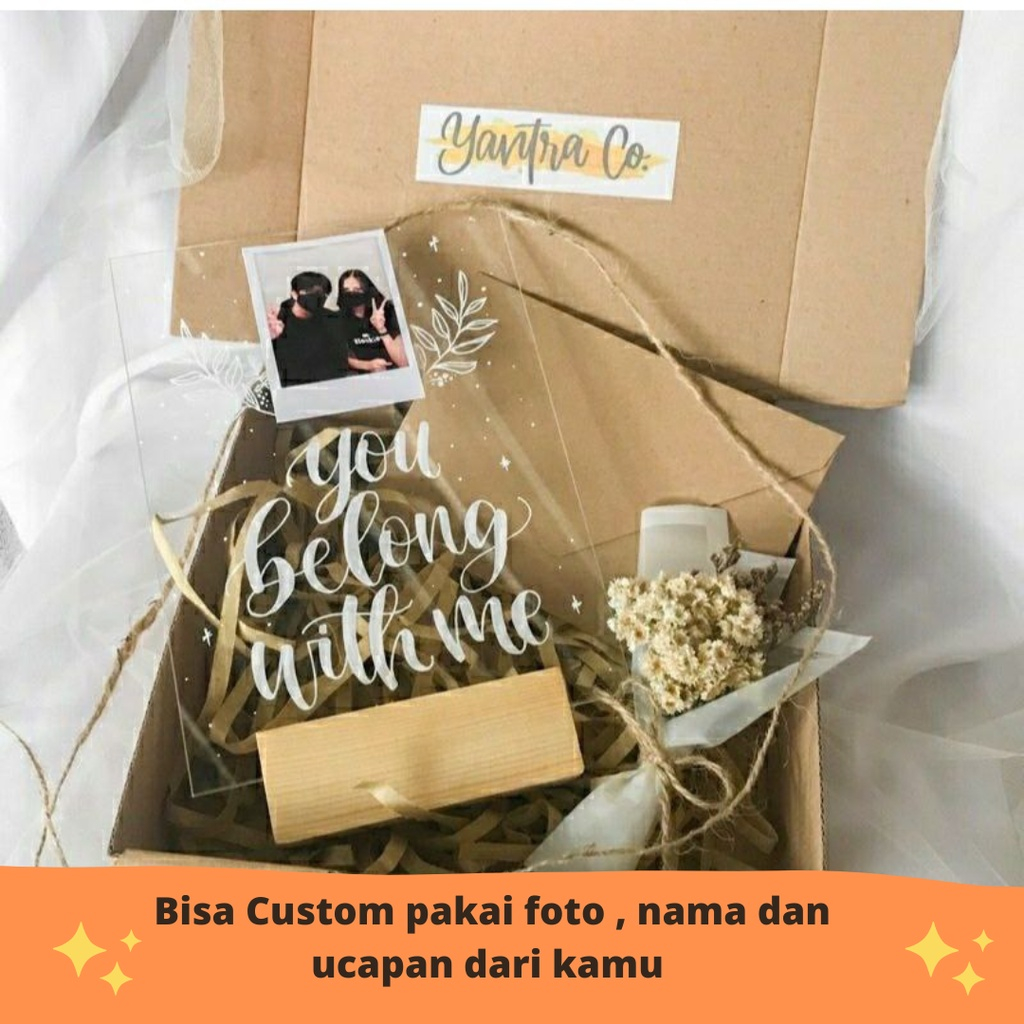 Jual Paket Hampers Wisuda Plakat Akrilik Custom Ulang Tahun Graduation