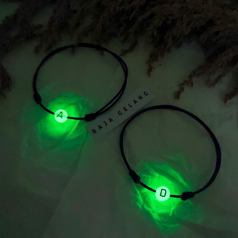 Jual Gelang Inisial Glow In The Dark Gelang Inisial Menyala Dalam