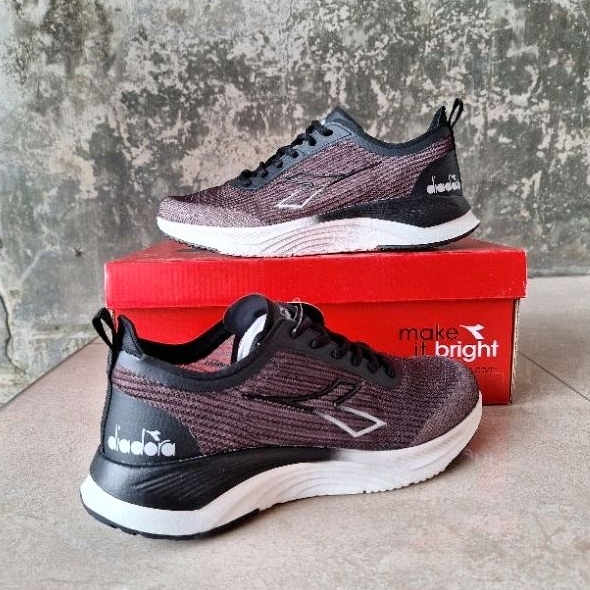 Jual DIADORA FELICITY M BLACK SEPATU LARI PRIA SEPATU OLAHRGA