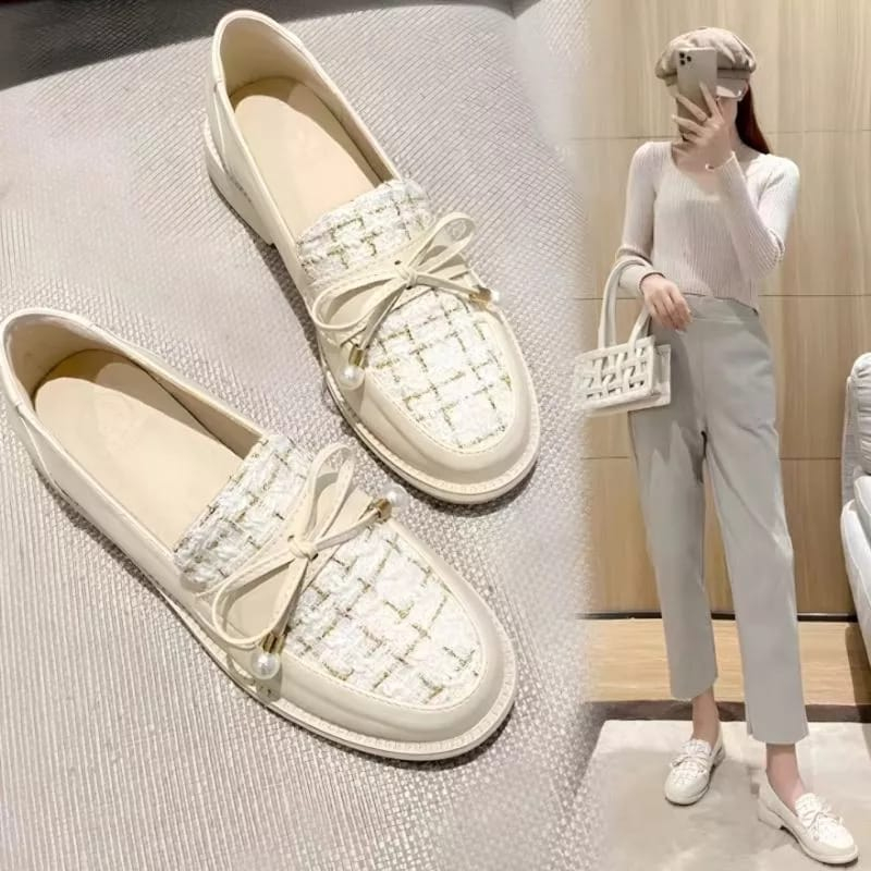 Jual Sepatu Wanita Loafers OOTD Docmart Style Korea Beige Glosy