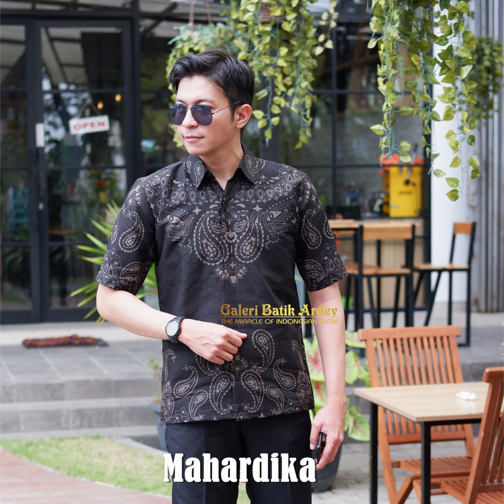 Jual Mahardika Kemeja Batik Pria Slim Fit Lengan Pendek Warna Hitam