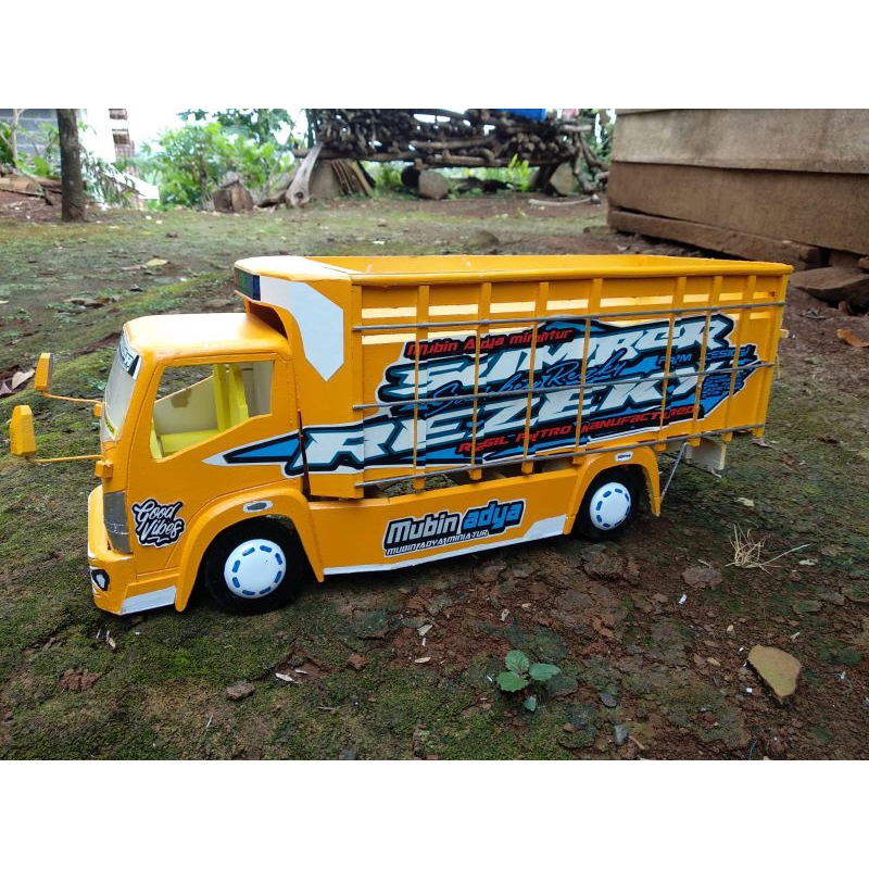 Jual Miniatur Truk Oleng Full Stiker Cat Siap Oleng Mbois Skala 14