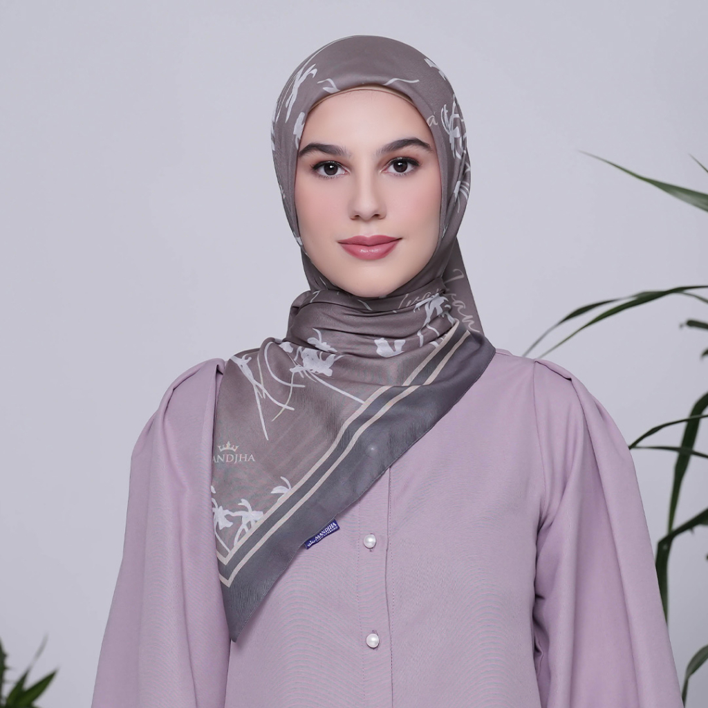 Jual MANDJHA Orchid Brown Scarf By IVAN GUNAWAN Jilbab Hijab Segi