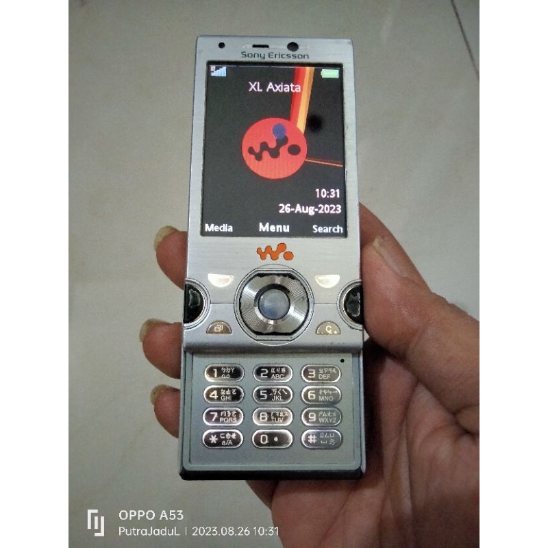 Jual Sony Ericsson W I Hikaru Silver Metalik Normal Original Super