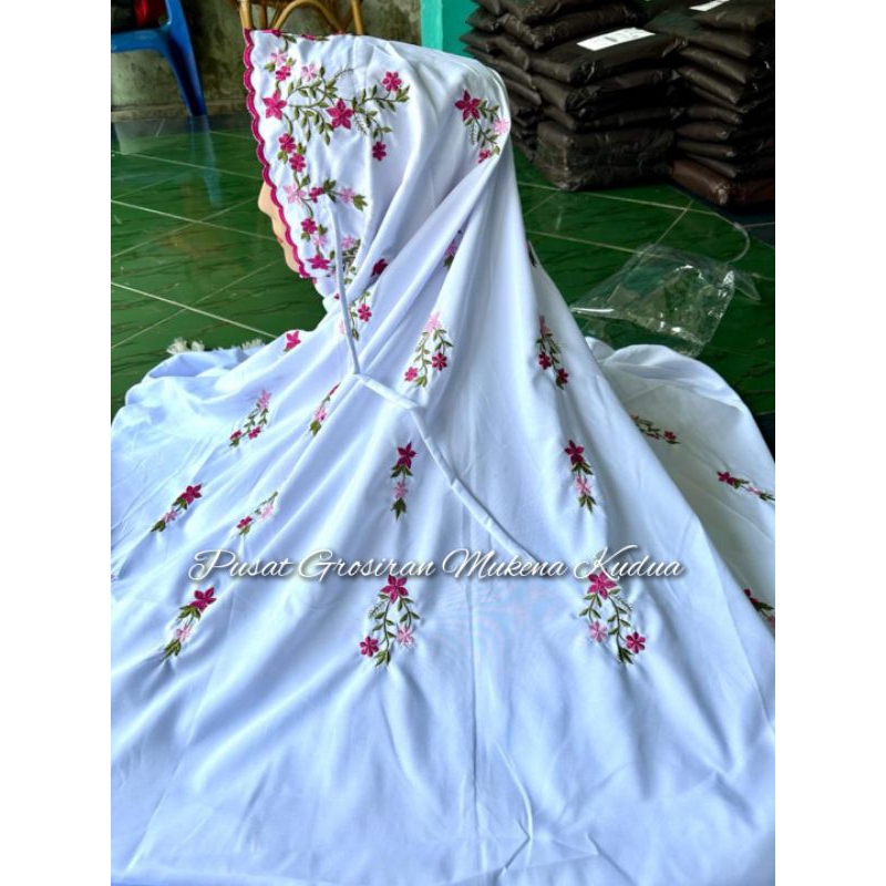 Jual Mukena Terusan Lajuran Bordir Komputer Motif Bunga Hana Shopee