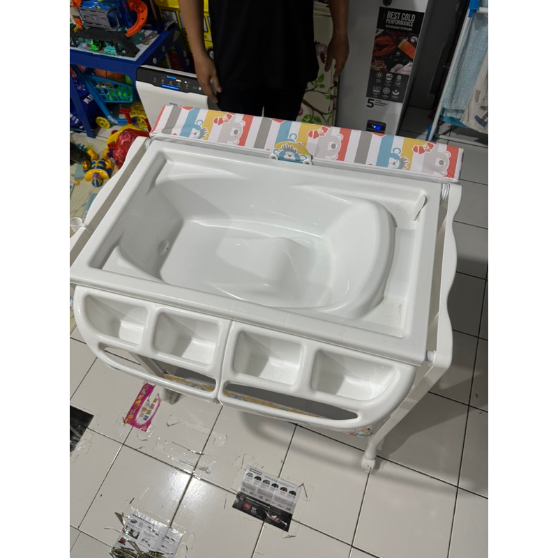 Jual Preloved Baby Tafel Cocolatte Changing Table Meja Mandi Bayi