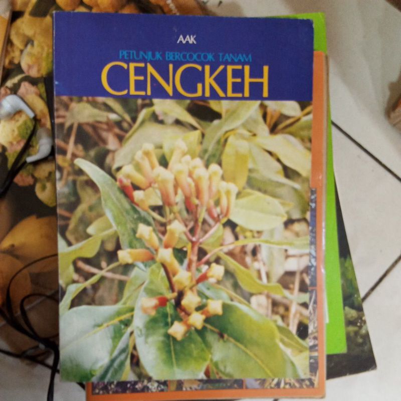 Jual BUKU PETUNJUK BERCOCOK TANAM CENGKEH Shopee Indonesia