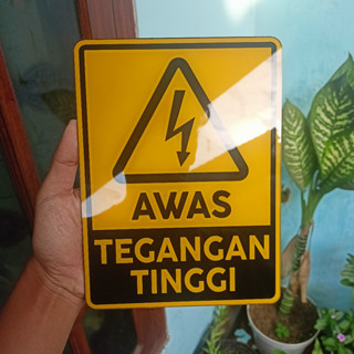 Jual Papan Akrilik Tanda Awas Tegangan Tinggi Anti Air Untuk Dinding