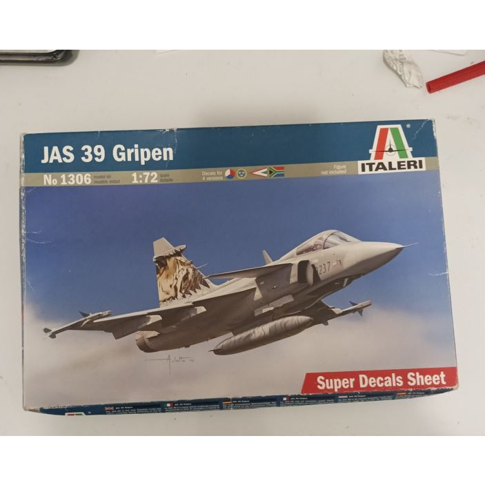 Jual Model Kit Pesawat Jet Tempur Italeri Jas Gripen Skala