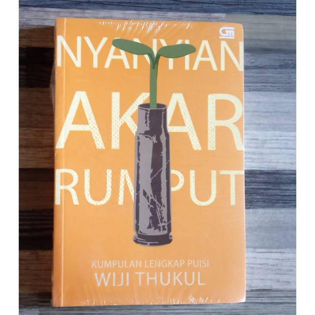 Jual Buku Nyanyian Akar Rumput Kumpulan Lengkap Puisi By Wiji Thukul