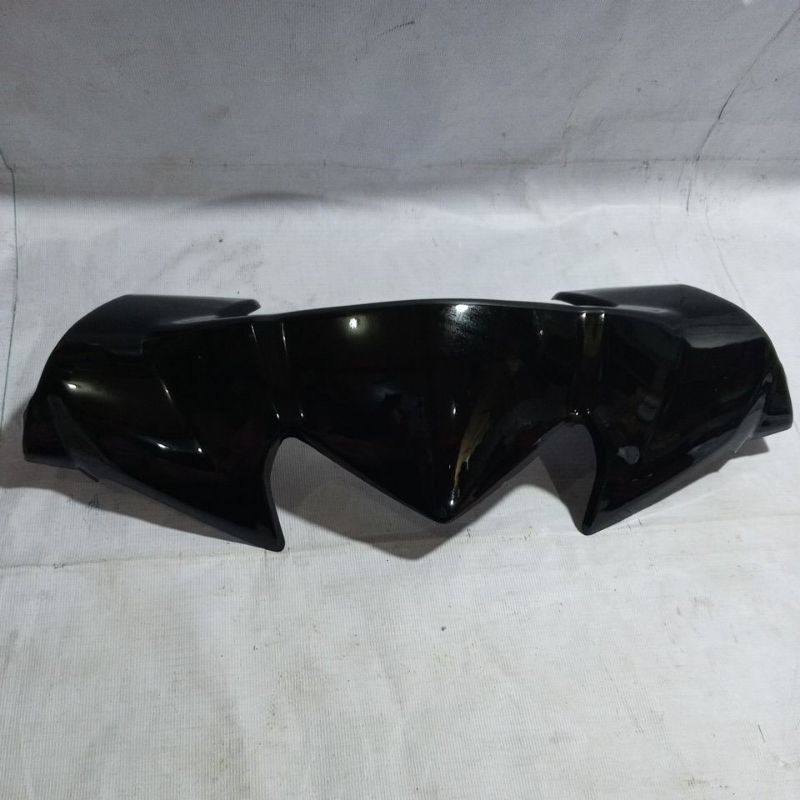 Jual VISOR BATOK DEPAN BAGIAN ATAS HONDA REVO ABSOLUTE HITAM PRESISI