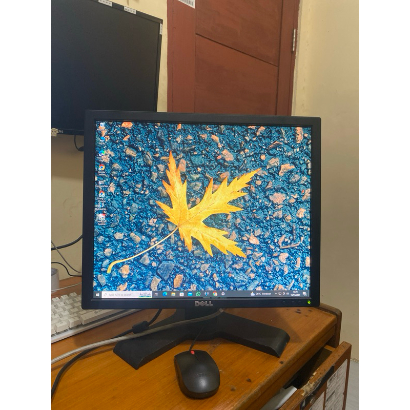 Jual MONITOR LCD 19 INCH KOTAK DELL KOMPLIT KABEL Shopee Indonesia