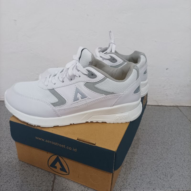 Jual Sepatu Pria Size Sepatu Aerostreet Putih List Abu Muda Shopee