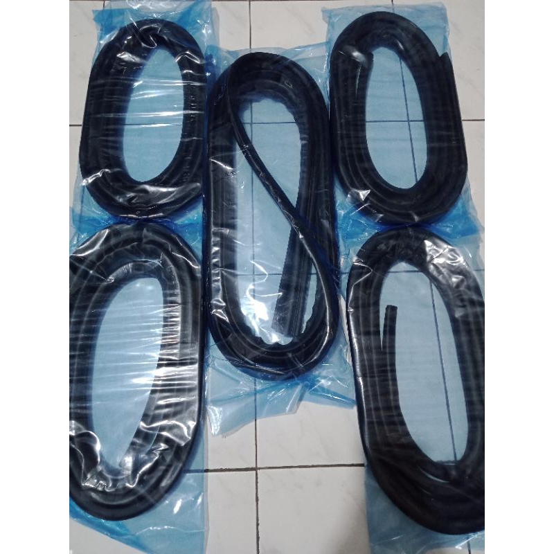 Jual Karet Balon Body Pintu Dan Bagasi DAIHATSU GRANMAX Full Set