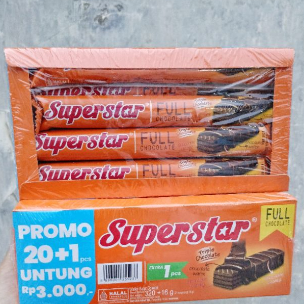 Jual WAFER COKLAT SUPERSTAR TRIPLE CHOCOLATE MAKANAN RINGAN SNACK