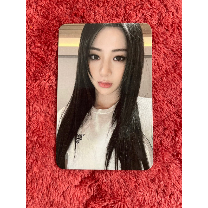 Jual OFFICIAL PHOTOCARD YUNJIN LE SSERAFIM ALBUM ANTIFRAGILE FEARLESS