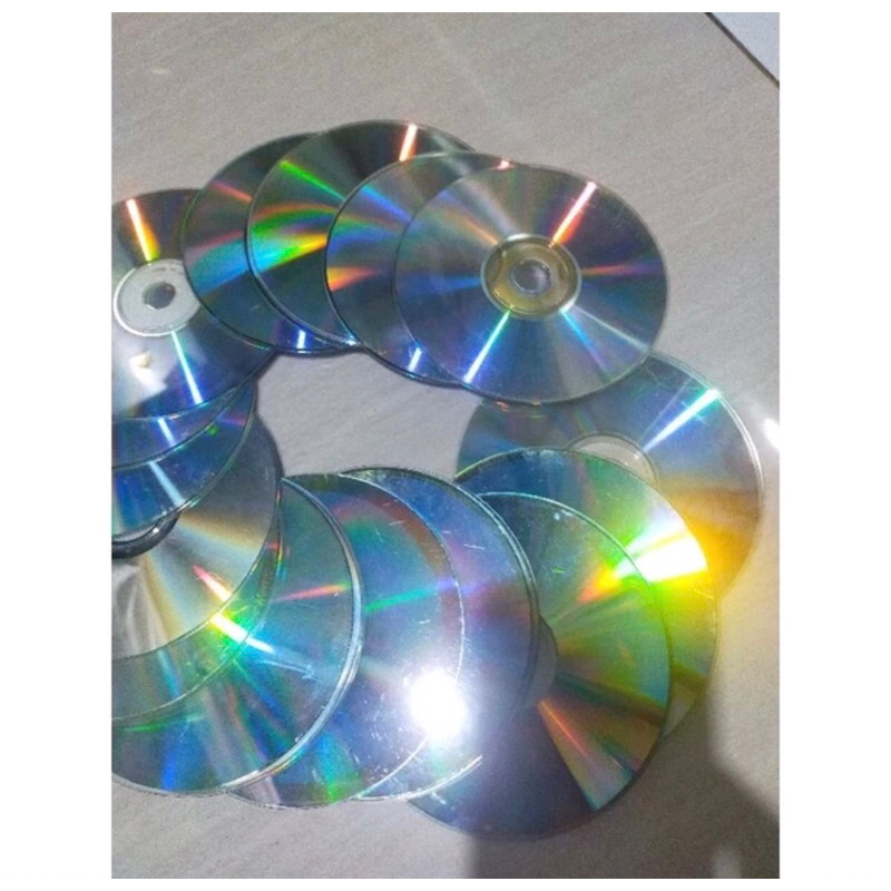 Jual Kaset CD DVD VCD Bekas 1kg Isi 60 Keping Untuk Kerajinan Tangan