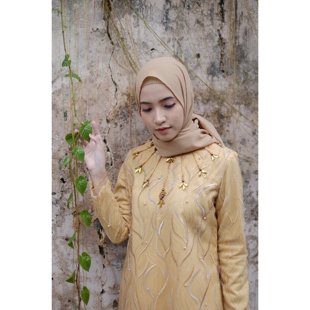 Jual Preloved Tunik Muslim Gold Tile Payet Blouse Atasan Free Hijab