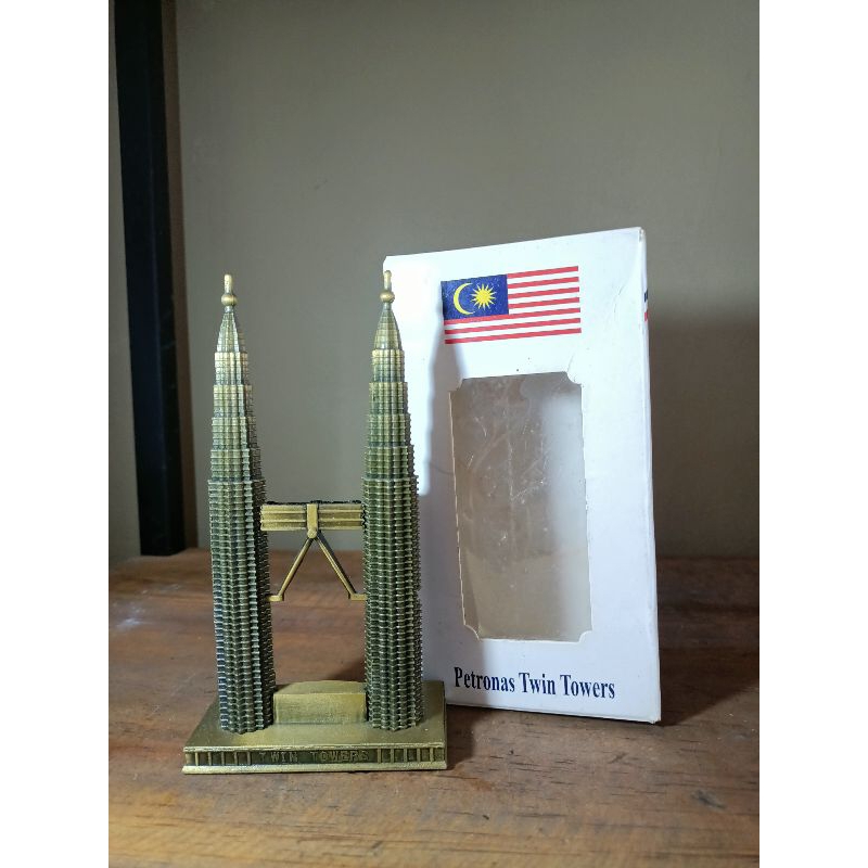 Jual Pajangan Miniatur Petronas Twin Towers Shopee Indonesia