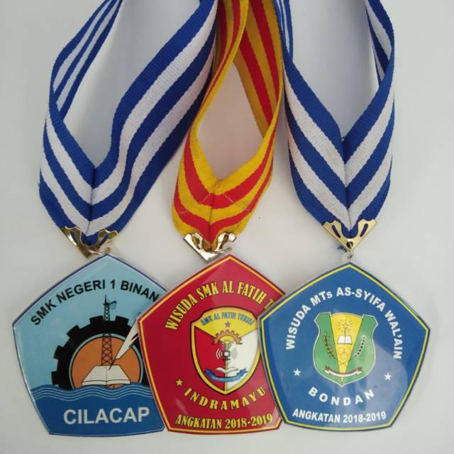 Jual MEDALI WISUDA KELULUSAN BAHAN KUNINGAN STAINLESS LAPIS RESIN