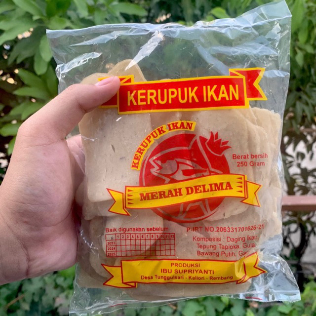 Jual Kerupuk Ikan Mentah Siap Goreng MERAH DELIMA 250 Gram Shopee