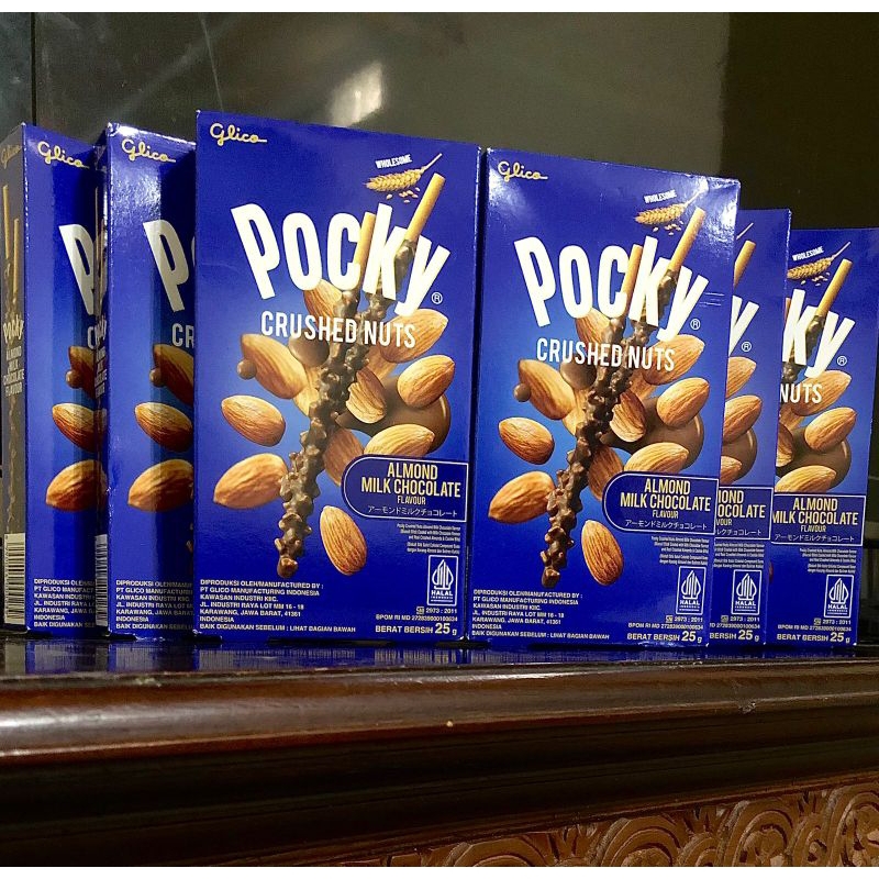 Jual Pocky Crushed Nuts Biskuit Stik Almond Milk Chocolate G Shopee