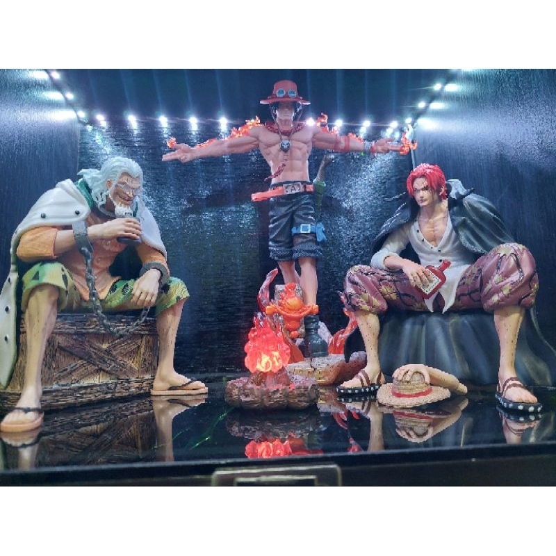 Jual Action Figure One Piece Silver Rayleigh And Akagami No Shanks And