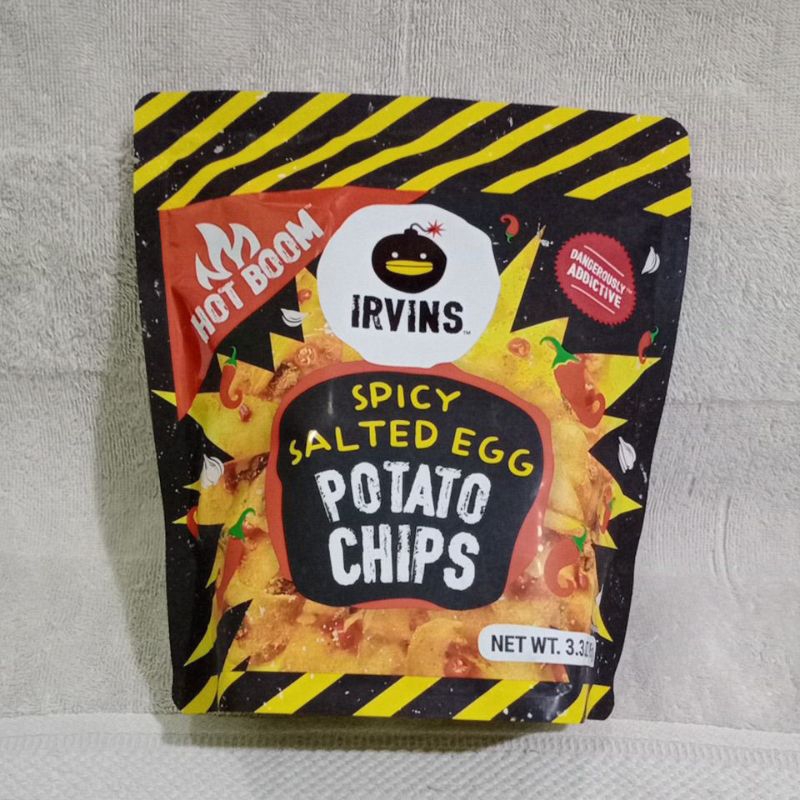 Jual Irvins Spicy Salted Egg Potato Chips Gr Hot Boom Shopee