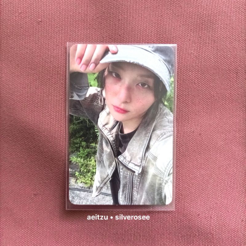 Jual Pc Seulgi Red Velvet 28 Reasons Photobook Ver Shopee Indonesia