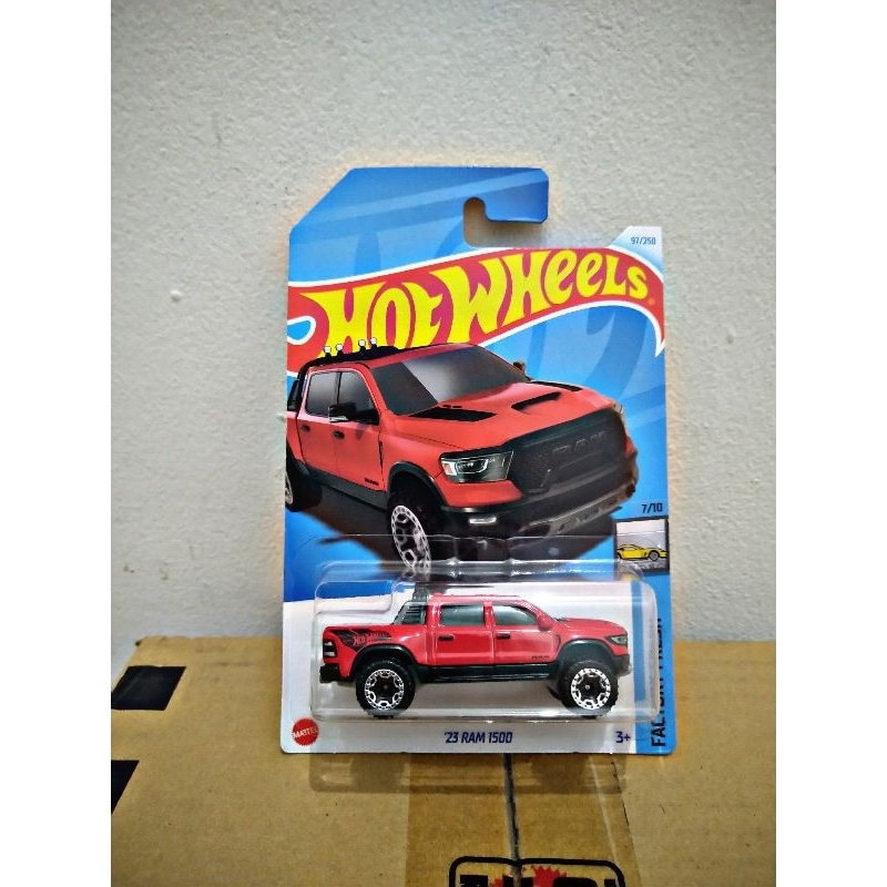 Jual Hot Wheels 23 Ram 1500 Merah HXB33 Shopee Indonesia