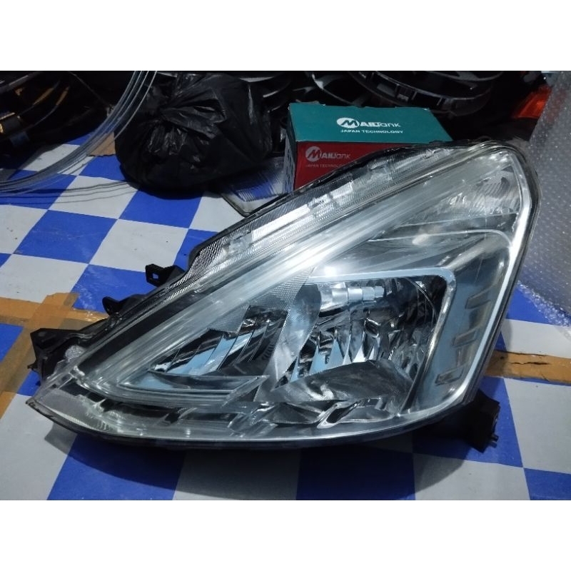 Jual Headlamp Lampu Depan Nissan Grand Livina Gen Bagian Kiri