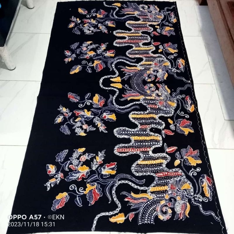 Jual Kain Batik Tulis Pamekasan Madura Seri Warna Dasar Hitam Motif