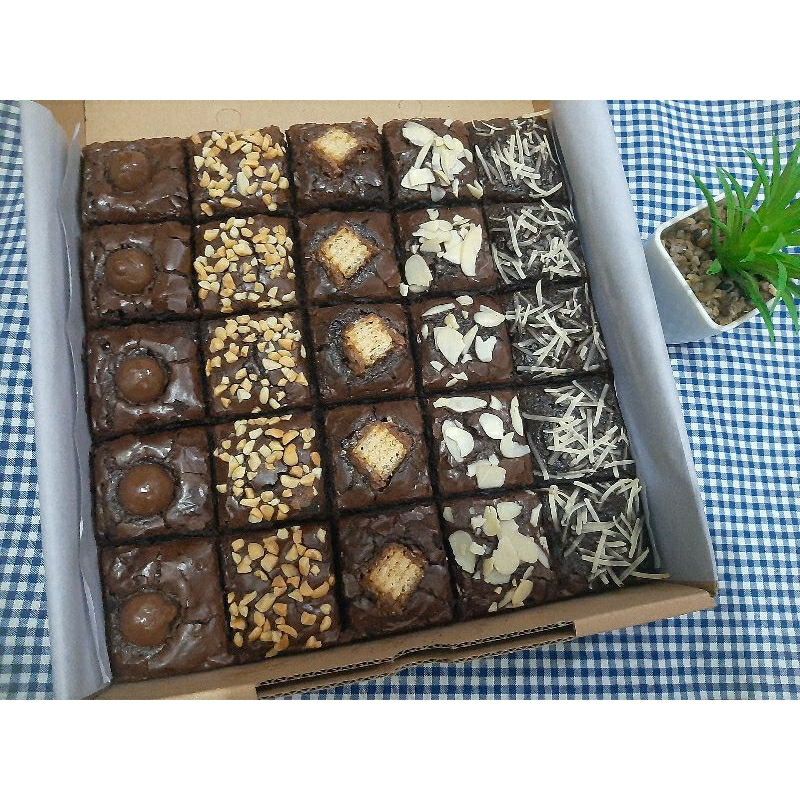 Jual Brownies Panggang Fudgy Sekat Mix Uk X Cm Free Card Pita