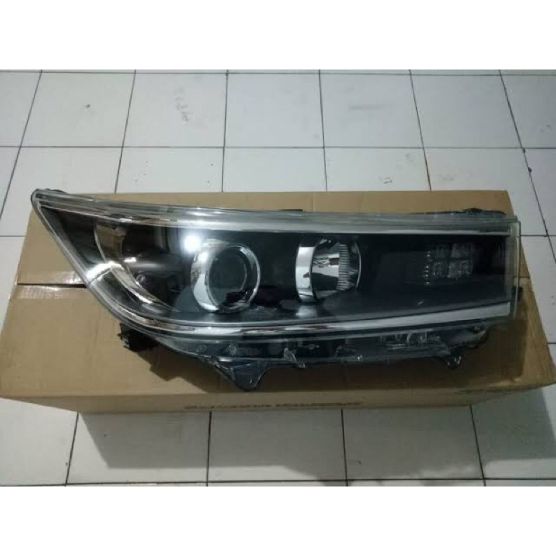 Jual Headlamp Kanan Toyota Innova Reborn Shopee Indonesia